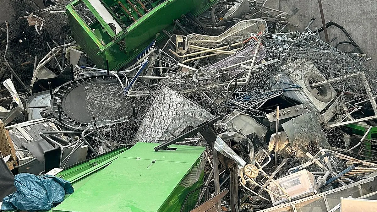 Metall &amp; Schrott